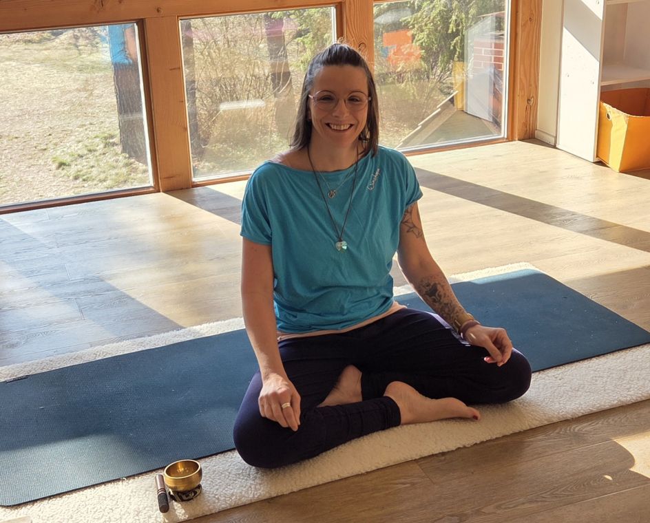 Christin Betzhold - Bildungsurlaub Stressreduktion im Alltag & Berufsleben mit Yoga für mehr Wohlbefinden & Energie”