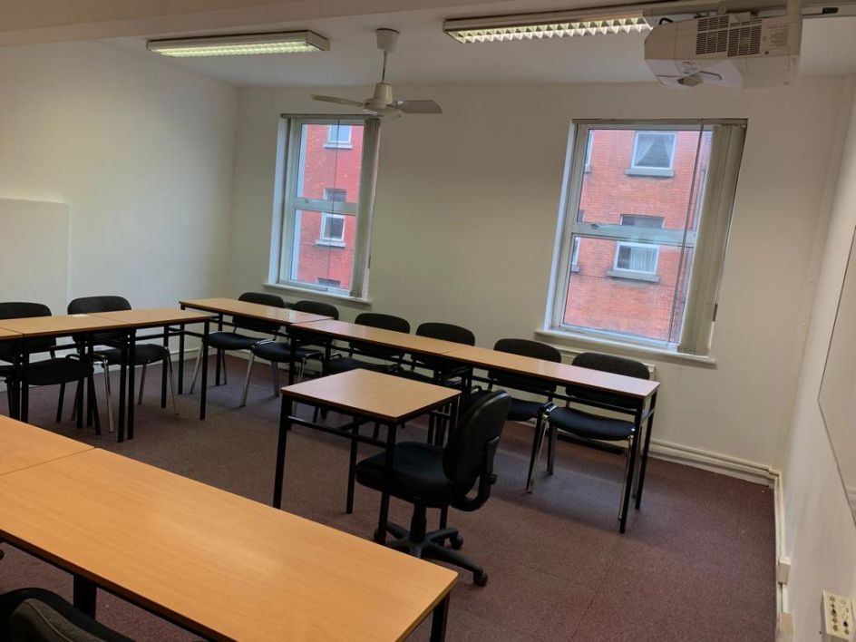 Babel Academy of English - Bildungsurlaub 1 week General English Intensive course (30 hours per week)