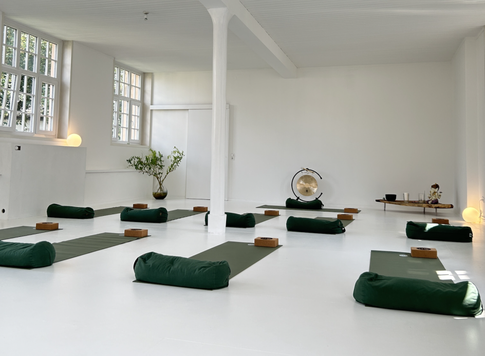 Flowing Annika - Bildungsurlaub Stressreduktion durch Yoga- und Entspannungstechniken zur Integration i.d. Berufsalltag