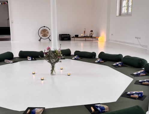 Flowing Annika - Bildungsurlaub Stressreduktion durch Yoga- und Entspannungstechniken zur Integration i.d. Berufsalltag