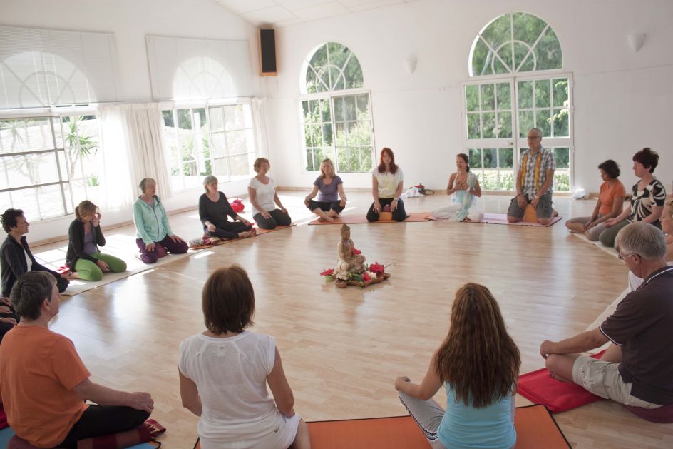 YogaOase - Bildungsurlaub SHINE YOUR LIGHT – Stressbewältigungstechniken und Faszienentspannung für das (Berufs-)leben