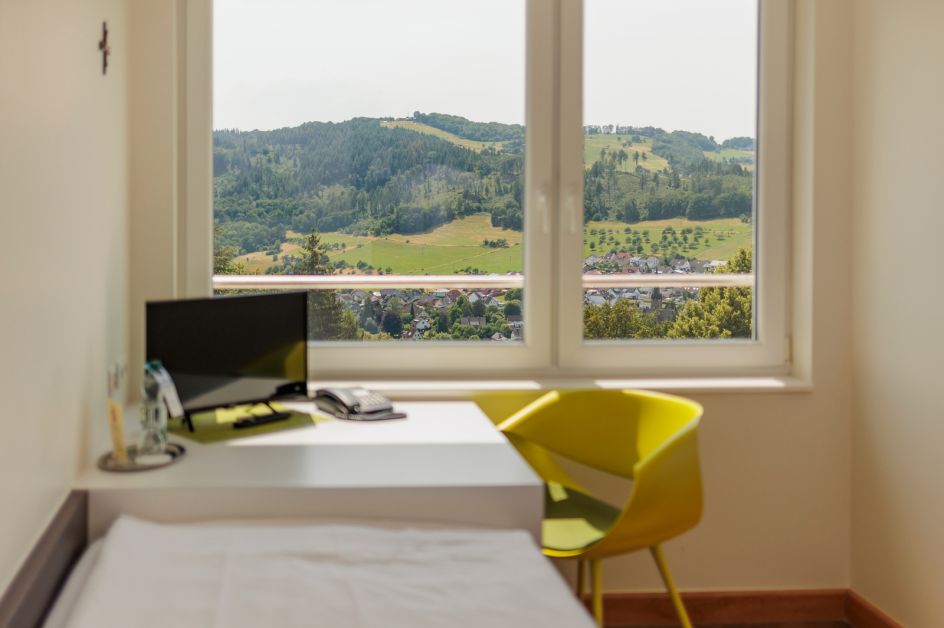 GBG Gesellschaft für ganzheitliche Persönlichkeitsentwicklung und betriebliche Gesundheitsförderung GmbH - Bildungsurlaub Fasten, Detox, Yoga, Wandern und Stressbewältigung in Theorie und Praxis