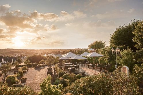 Natürlich Yoga - Bildungsurlaub Resilienter im Berufsalltag mit sanftem Yoga, Atemübungen & Meditation  im 4 Sterne Wellnesshotel im Westerwald