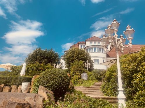 Natürlich Yoga - Bildungsurlaub Resilienter im Berufsalltag mit sanftem Yoga, Atemübungen & Meditation  im 4 Sterne Wellnesshotel im Westerwald