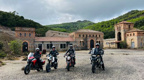 Motorradfahren bildet - Bildungsurlaub Bergwerke Sardinien mit dem Motorrad entdecken