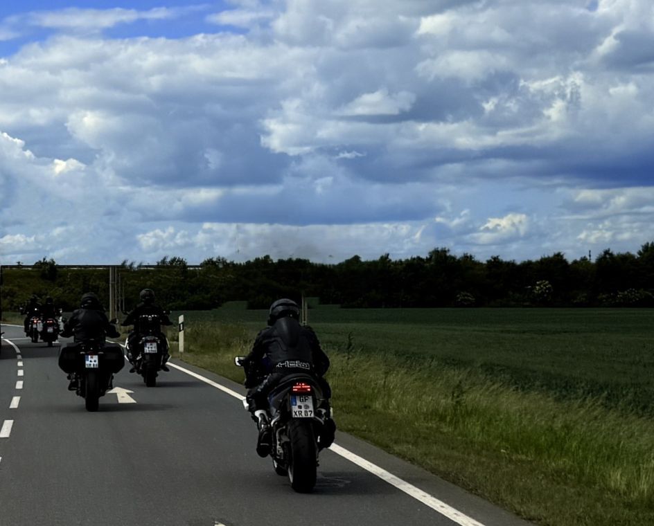 Motorradfahren bildet - Bildungsurlaub Grenzen erleben, Perspektiven erweitern – Das 20. Jahrhundert im Harz (Grenzen II) auf dem Motorrad erfahren