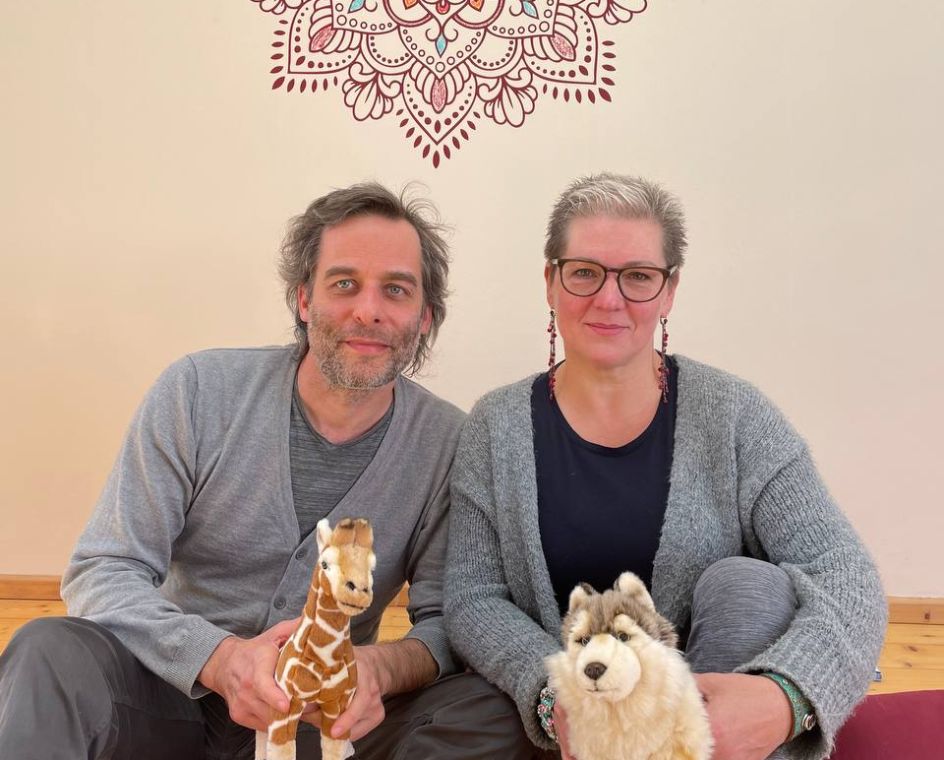 Rückenschule & Yoga Bremen - Bildungsurlaub Bildungsurlaub 2026-2027/Resilienz und Achtsamkeit in Beziehungen – Yoga und Gewaltfreie Kommunikation Nach Marshall Rosenberg