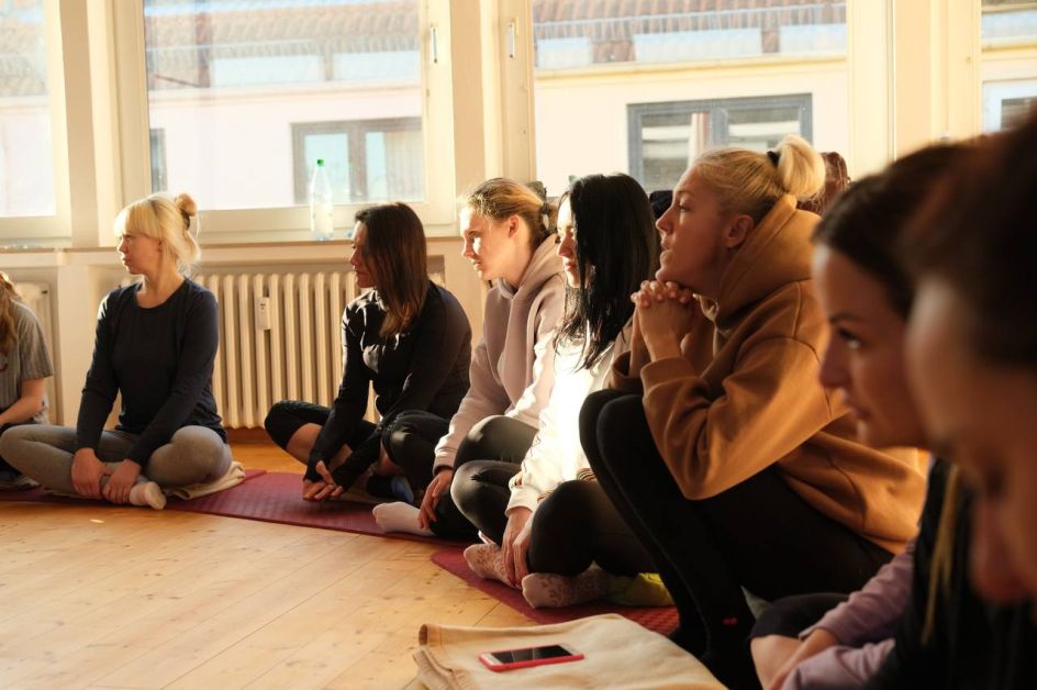 Rückenschule & Yoga Bremen - Bildungsurlaub 2026 Achtsamkeit und Selbstführung – Yoga und Lebenscoaching für innere Balance