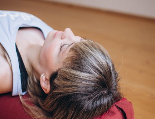 Rückenschule & Yoga Bremen - Bildungsurlaub Bildungdurlaub 2027 / KörperBalance & Resilienz durch Yoga – Nacken und Kiefer entspannen