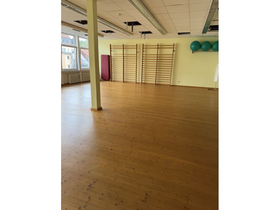 Rückenschule & Yoga Bremen - Bildungsurlaub Bildungsurlaub 2027/ Schmerzfrei im Berufsalltag – Rücken und Hüfte gesund bewegen