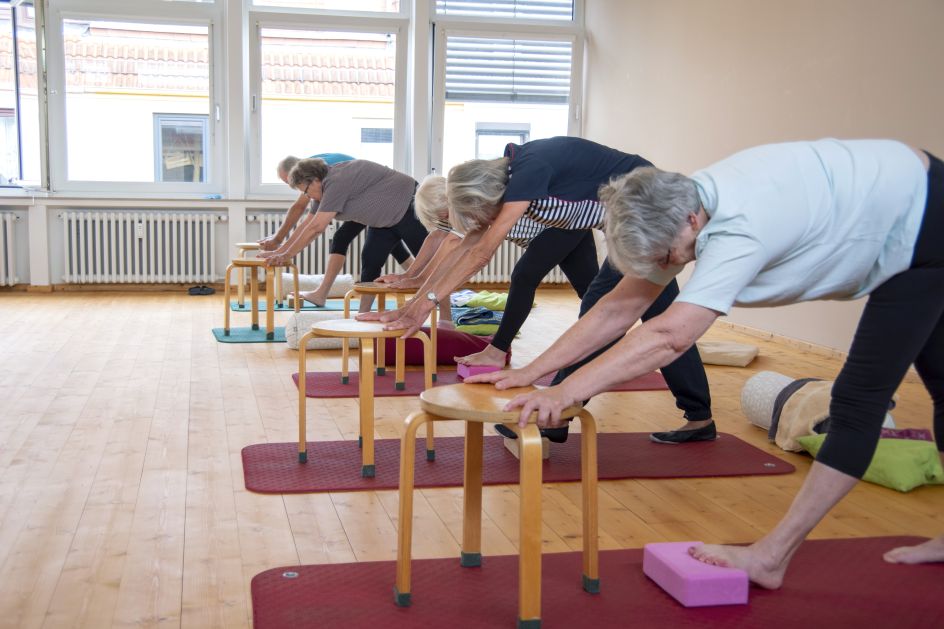 Rückenschule & Yoga Bremen - Bildungsurlaub Bildungsurlaub 2027/ Schmerzfrei im Berufsalltag – Rücken und Hüfte gesund bewegen