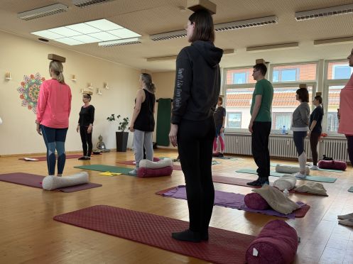 Rückenschule & Yoga Bremen - Bildungsurlaub Yoga Lehrer Ausbildung (200 Std.- Aliiance Yoga zertifiziert) – berufsbegleitend mit anerkannten Bildungsurlaubsmodul