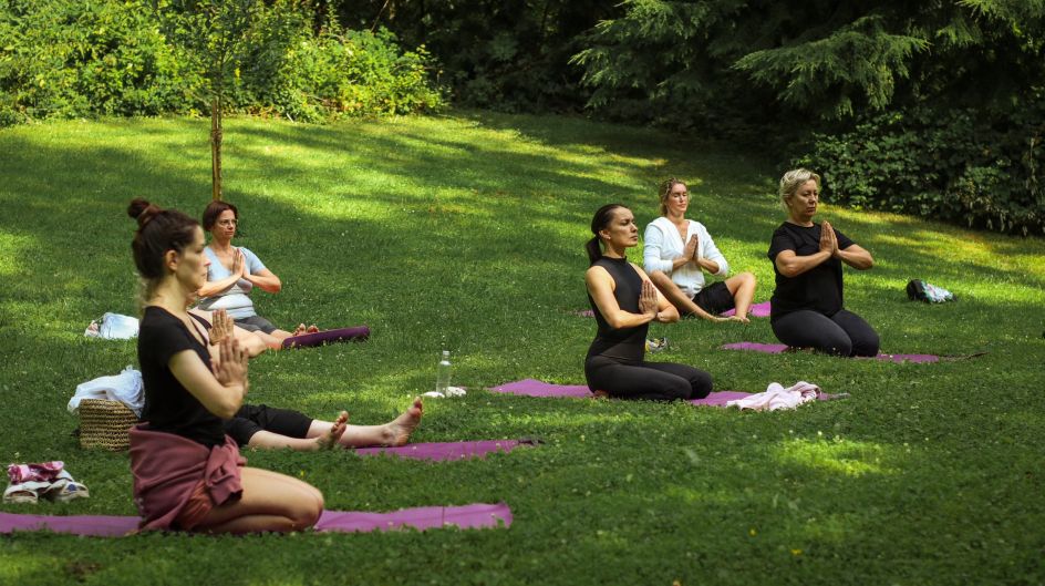 Rückenschule & Yoga Bremen - Bildungsurlaub 2027/Yoga & Wandern im historischen Kloster Loccum – Auszeit mit Bildungsurlaub