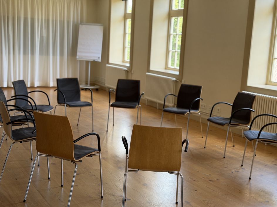 Rückenschule & Yoga Bremen - Bildungsurlaub 2027/Yoga & Wandern im historischen Kloster Loccum – Auszeit mit Bildungsurlaub