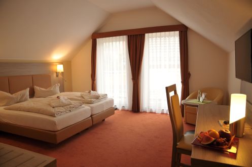 Vulkanhotel Steffelberg Martina Berg e.K. - Bildungsurlaub Wege zum Ich  mit Heilfasten nach Dr. Otto Buchinger