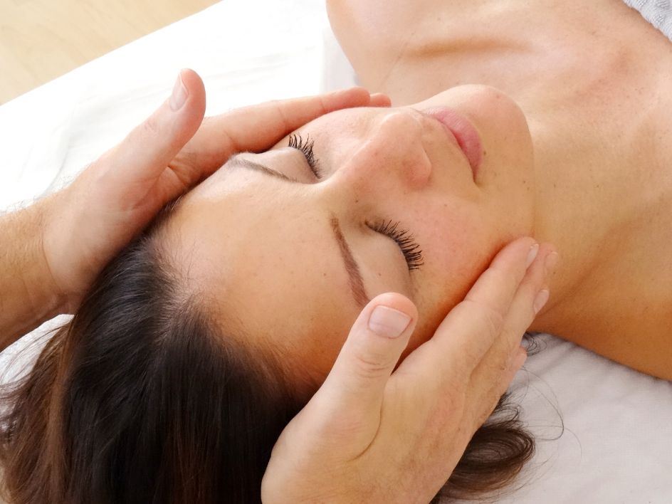 Akademie für Wellness und Prävention - Bildungsurlaub Massage Ausbildung Wellnessmasseur/in auf Korfu