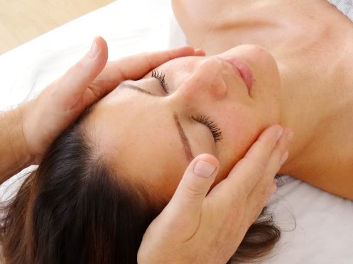 Akademie für Wellness und Prävention - Bildungsurlaub Massage Ausbildung Wellnessmasseur/in in Berlin