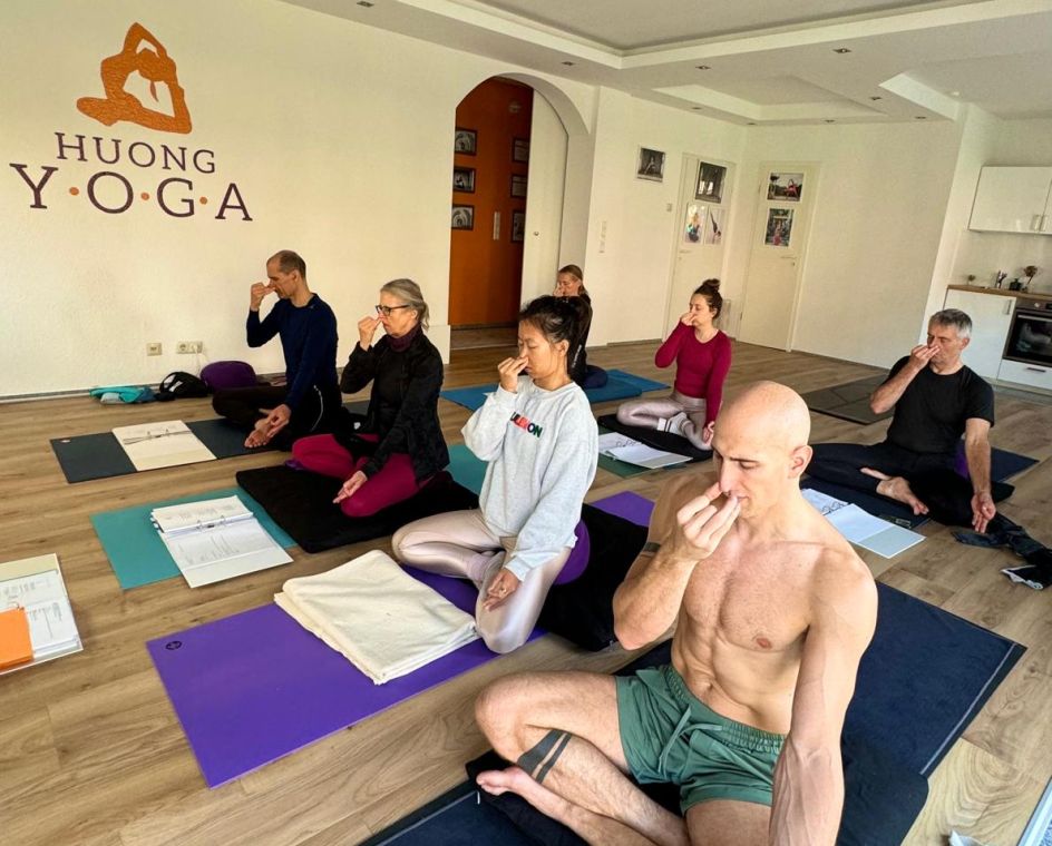 Huong Yoga - Bildungsurlaub 19.10.-23.10.2026 // Bildungsrurlaub im Kloster: Stressabbau und Gelassenheit im Beruf durch Yoga und Pranayama (Atemübungen)