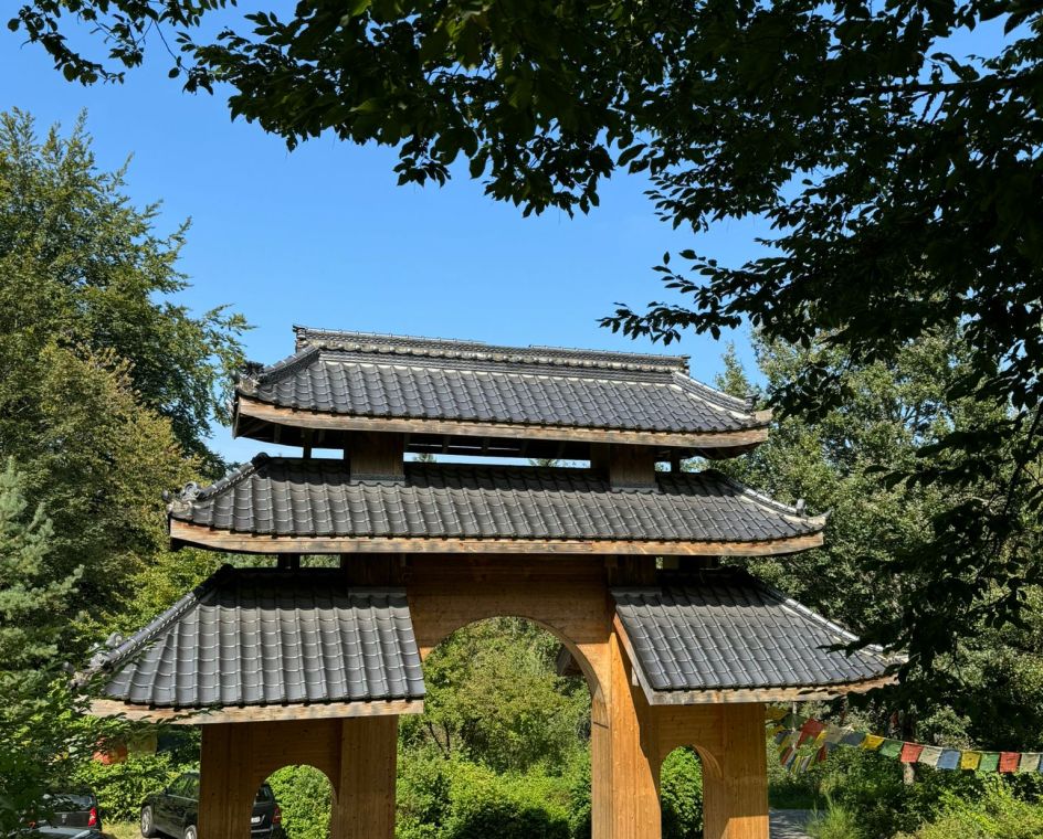 Huong Yoga - Bildungsurlaub 19.10.-23.10.2026 // Bildungsrurlaub im Kloster: Stressabbau und Gelassenheit im Beruf durch Yoga und Pranayama (Atemübungen)