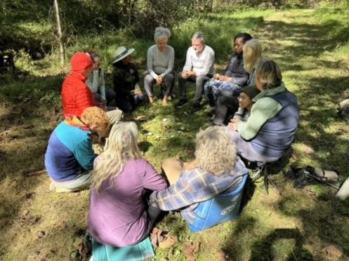 Praxis für Ayurveda Medizin & Yogatherapie - Bildungsurlaub Resilienz und Stressreduktion im Grünen – Yoga & Waldbaden für Beruf und Alltag