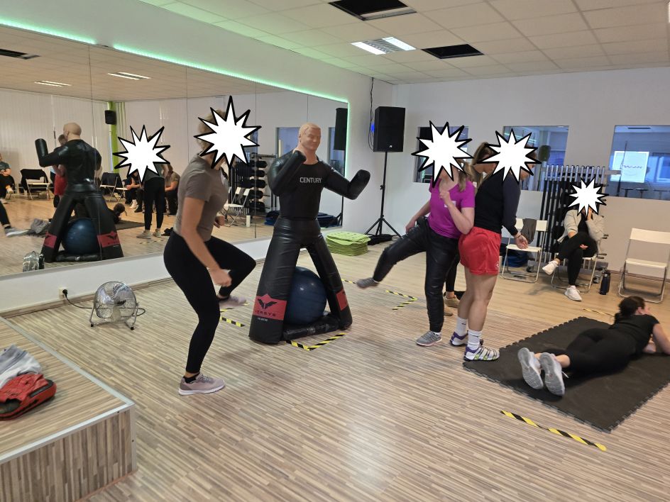 Alpha-Bonn Selbstverteidigungs Schule - Bildungsurlaub Flensburg im Dezember,   Selbstverteidigungskurs!  Innere Kraft und äußere Stärke im Beruf und Alltag (Selbstverteidigung-Selbstbehauptung – Resilienz)