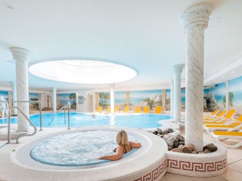 Om Shrim Om - Yoga Retreats und Bildungsurlaub - Bildungsurlaub Yoga, Achtsamkeit und Stressbewältigung, Rückengesundheit – direkt am Meer: Arkona Strandhotel in Binz