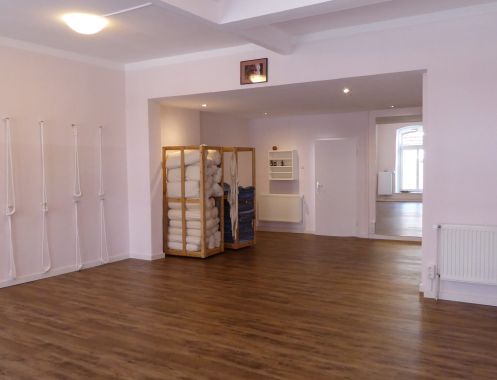 Om Shrim Om - Yoga Retreats und Bildungsurlaub - Bildungsurlaub Urban Retreat: Yoga, Achtsamkeit und Stressbewältigung, Rückengesundheit – Lüneburg