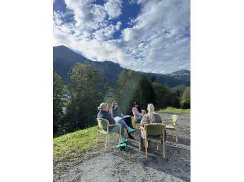 Let's Flow GmbH - Bildungsurlaub Yoga und Frauengesundheit in Reith bei Kitzbühel