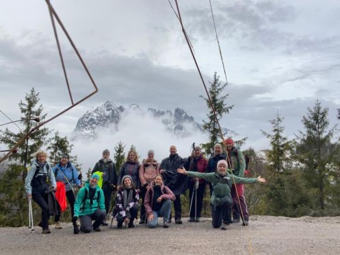 Let's Flow GmbH - Bildungsurlaub Schneeschuhwandern und Kommunikationsfähigkeit stärken in Kirchdorf / Tirol