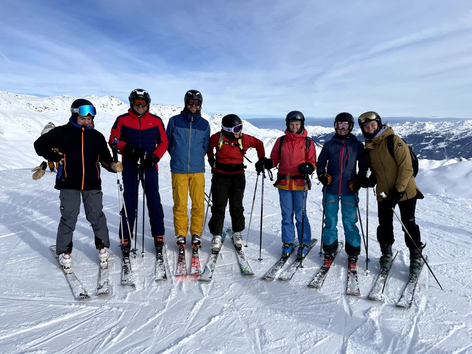 Let's Flow GmbH - Bildungsurlaub Skifahren und Kommunikationsfähigkeit stärken in TUX