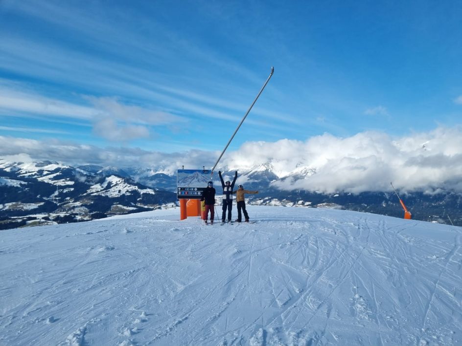 Let's Flow GmbH - Bildungsurlaub Skifahren und Resilienz stärken in St. Johann