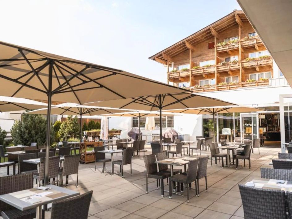 Let's Flow GmbH - Bildungsurlaub Skifahren und Resilienz stärken in St. Johann