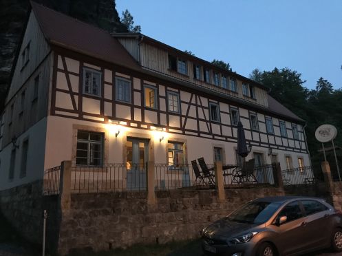 Let's Flow GmbH - Bildungsurlaub Wandern und Antistresstrainer*in werden in der Sächsische Schweiz (Lichtenhainer Wasserfall)