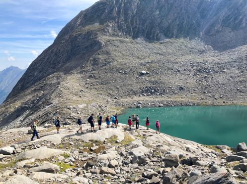 Let's Flow GmbH - Bildungsurlaub Wandern und Antistresstrainer*in werden in St. Johann