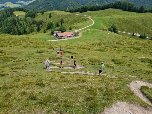 Let's Flow GmbH - Bildungsurlaub Wandern und Kommunikationsfähigkeit stärken in St. Johann