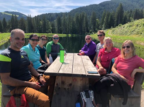 Let's Flow GmbH - Bildungsurlaub Wandern und Ressourcen bewusst nutzen in St. Johann