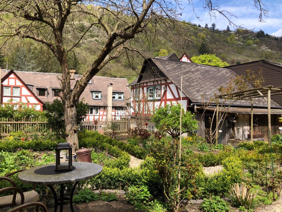 Let's Flow GmbH - Bildungsurlaub Wandern und Ressourcen bewusst nutzen in St. Johann