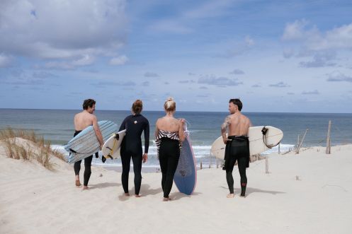 Let's Flow GmbH - Bildungsurlaub Surfen und Resilienz stärken in Carcans Plage