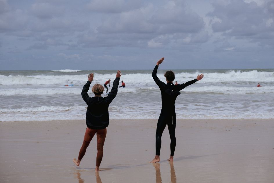 Let's Flow GmbH - Bildungsurlaub Surfen und Resilienz stärken in Carcans Plage
