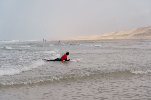 Let's Flow GmbH - Bildungsurlaub Surfen und Resilienz stärken in Carcans Plage