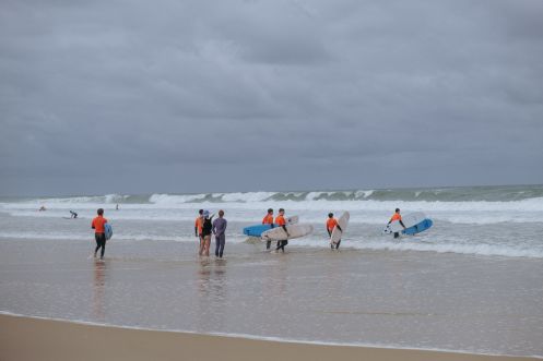 Let's Flow GmbH - Bildungsurlaub Surfen und Ressourcen bewusst nutzen in Carcans Plage