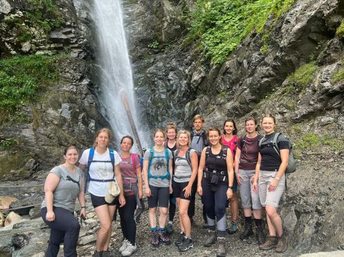 Let's Flow GmbH - Bildungsurlaub Wandern und Selbstwahrnehmung schärfen in St. Johann