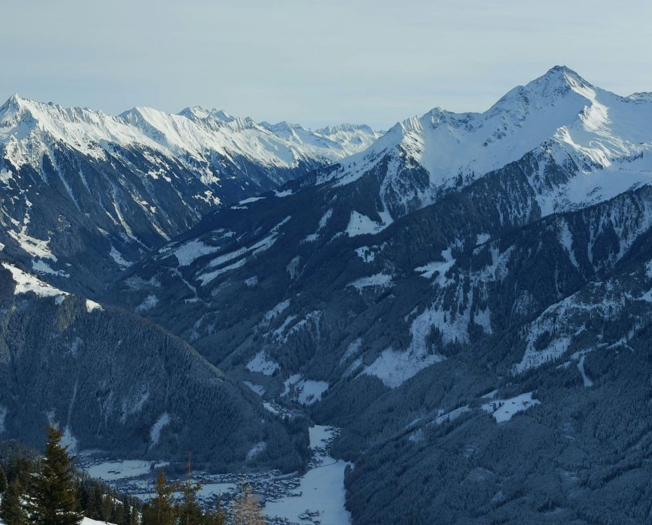 Let's Flow GmbH - Bildungsurlaub Skifahren und Selbstwahrnehmung schärfen in TUX