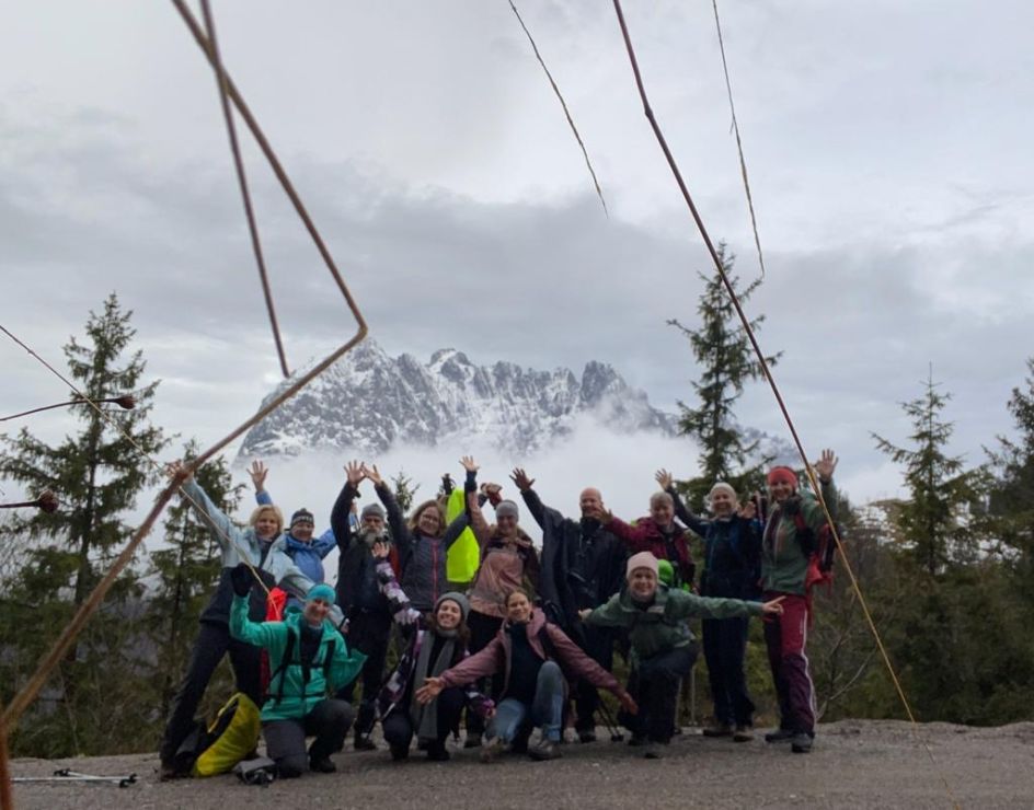 Let's Flow GmbH - Bildungsurlaub Schneeschuhwandern und Resilienz stärken in Kirchdorf / Tirol