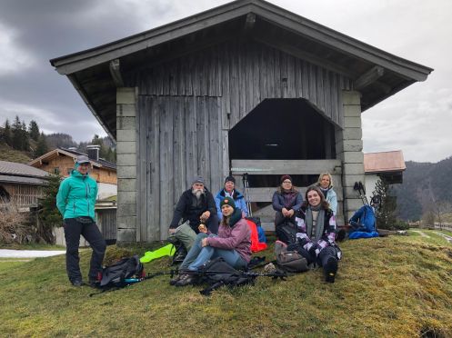 Let's Flow GmbH - Bildungsurlaub Schneeschuhwandern und Resilienz stärken in Kirchdorf / Tirol