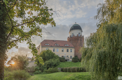 Institut für gesundes Arbeiten - Bildungsurlaub Yoga am Arbeitsplatz – Ausgleichsübungen mit Yoga – an der Elbe im Burghotel