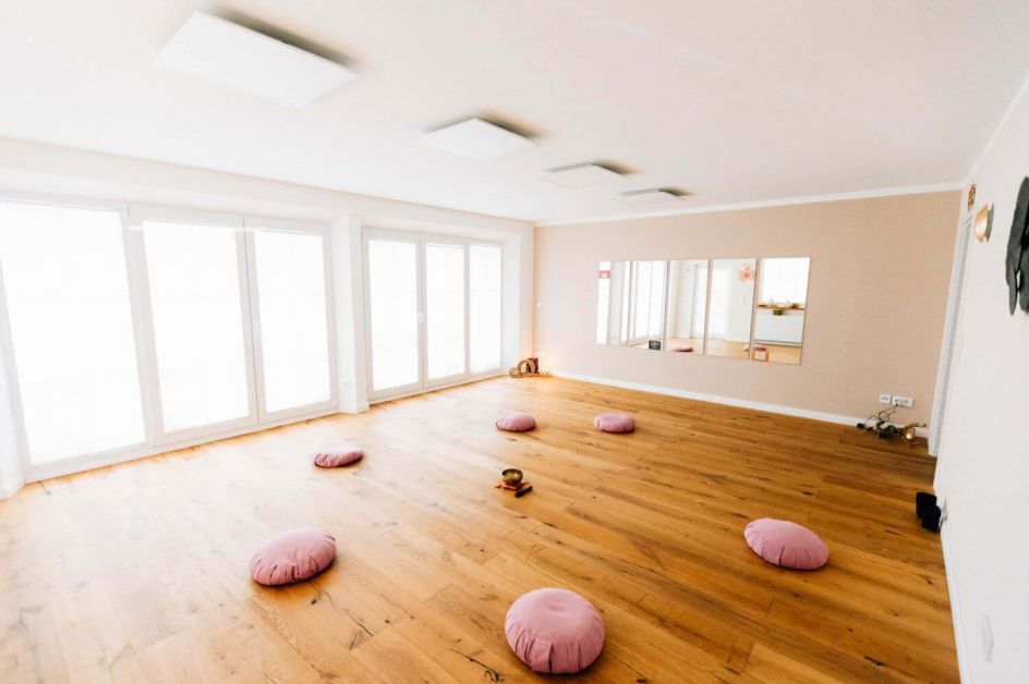 AYHB - Bildungsurlaub Ganzheitliche Gesundheitsförderung mit Pilates und Entspannung – Die Kraft der Gesundheit für den Arbeitsalltag erleben und mehren