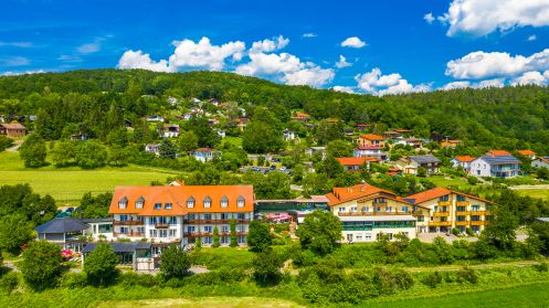 Naturheilpraxis & Yogaschule am Hengstbach - Bildungsurlaub Wandern, Yoga & Achtsamkeit in der Rhön