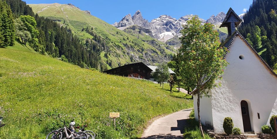 Naturheilpraxis & Yogaschule am Hengstbach - Bildungsurlaub Wandern & Yoga in Oberstdorf (Allgäu)
