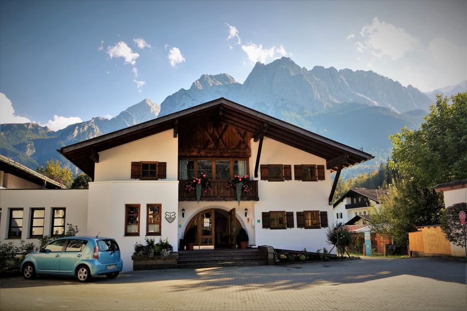 Naturheilpraxis & Yogaschule am Hengstbach - Bildungsurlaub Wandern & Yoga in Grainau / Zugspitze